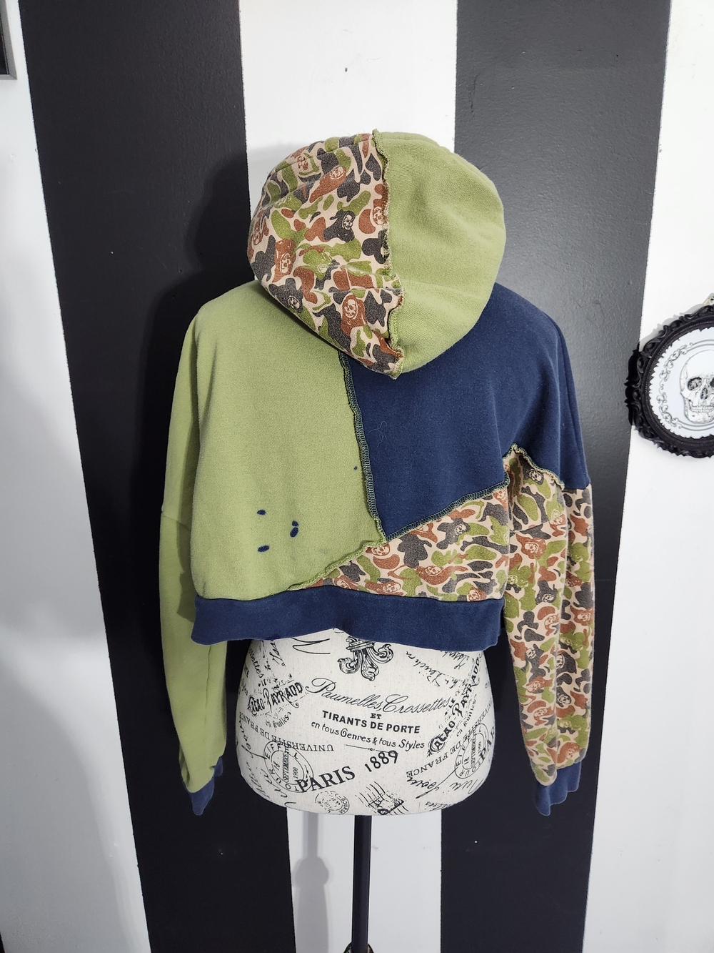 Skulls And Camo Hoodie - Picture 5 of 5